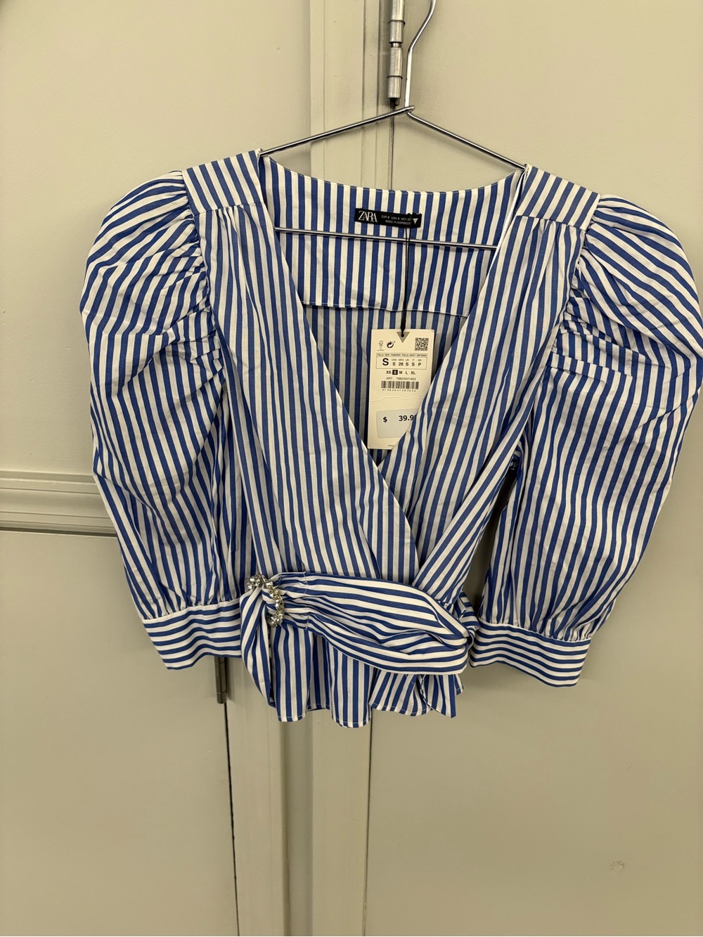 ZARA Blue & White Stripe Puff-Sleeve Top NWT MSRP $39.90 -missing 2 rhinestones